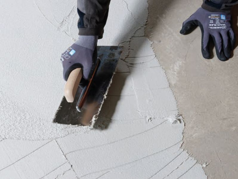 Aanbrengen van de eerste afdichtingslaag