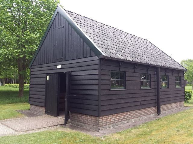 Schuur zwarte beits