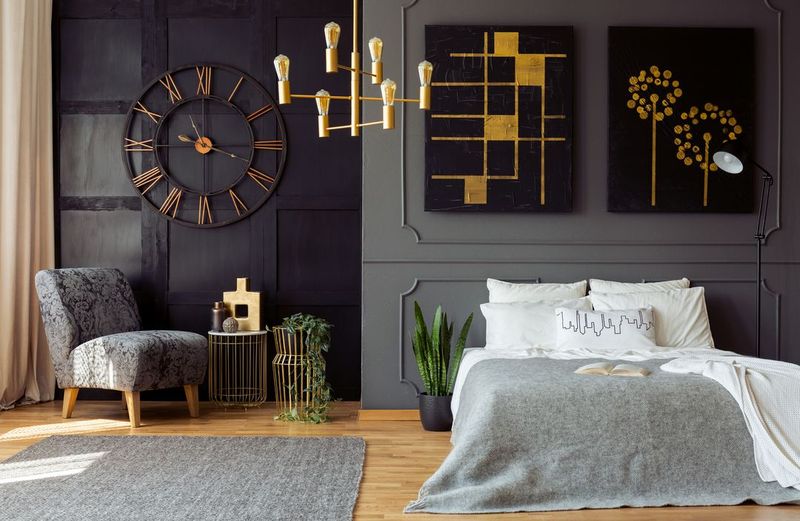 Gouden metallic verf voor mooie contrasten in de kamer