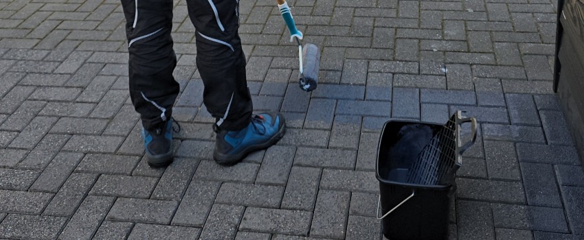 Professioneel verven van tuintegels